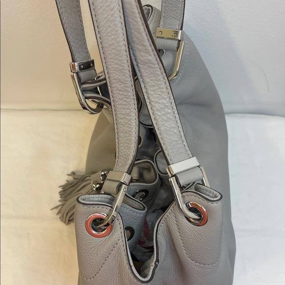 Michael Kors Leather Gray Shoulder Bag EUC - Picture 5 of 16